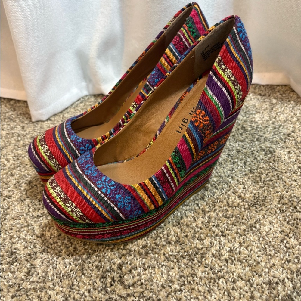Steve Madden‎ Vintage Multi Color Aztec Platform Wedges Size 7 - Picture 2 of 7